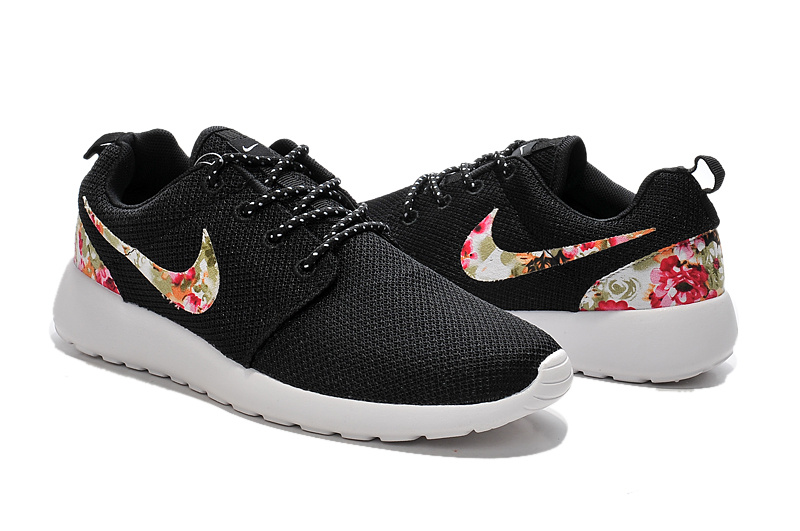 baskets running nike roshe run mesh femme noir blanche fleur nike roshe run femme noir fleur,vente chaussures baskets
